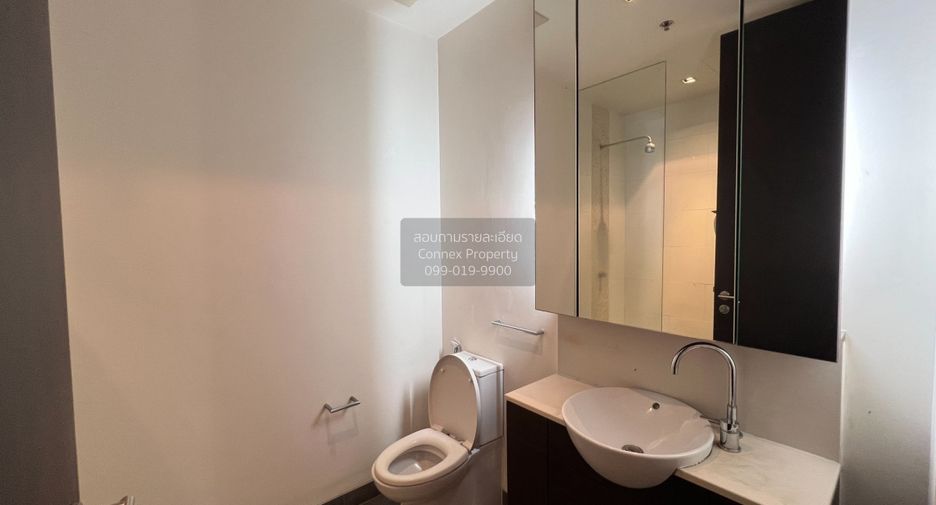 For rent 2 bedrooms condo in Yan Nawa, Bangkok