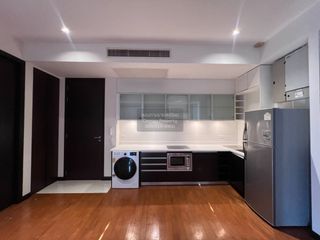 For rent 2 bedrooms condo in Yan Nawa, Bangkok