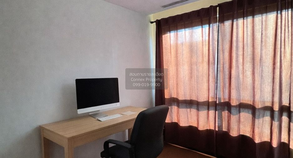 For rent 2 bedrooms condo in Yan Nawa, Bangkok