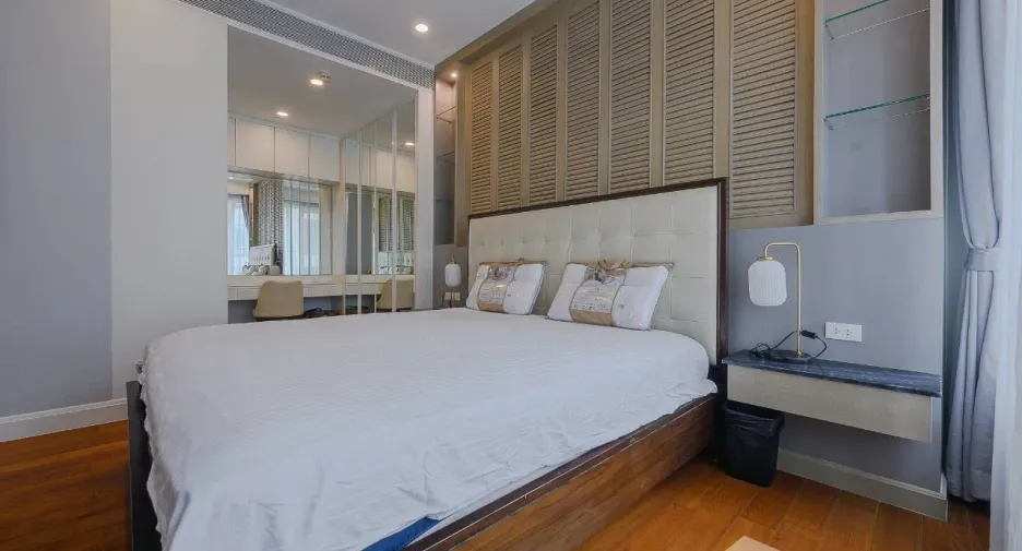 À louer 2 chambres condo à Pathum Wan, Bangkok