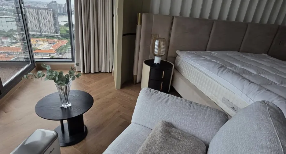 For rent 6 bedrooms condo in Yan Nawa, Bangkok