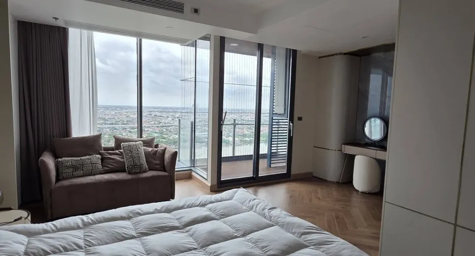 For rent 6 bedrooms condo in Yan Nawa, Bangkok