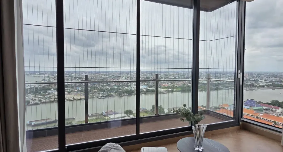 For rent 6 bedrooms condo in Yan Nawa, Bangkok