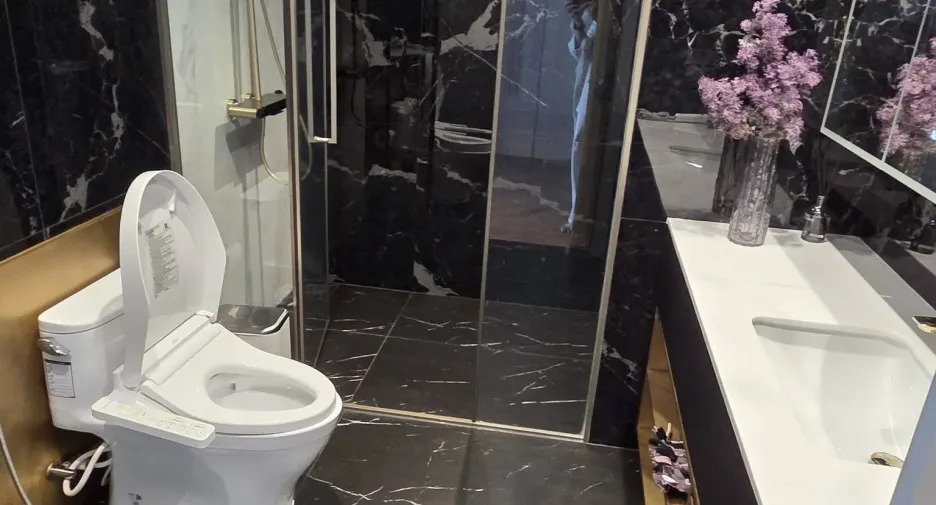 For rent 6 bedrooms condo in Yan Nawa, Bangkok