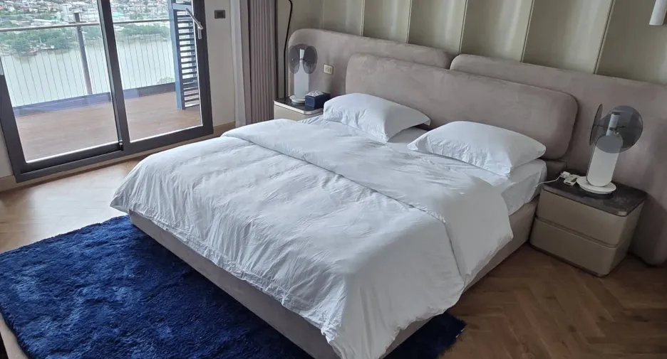 For rent 6 bedrooms condo in Yan Nawa, Bangkok