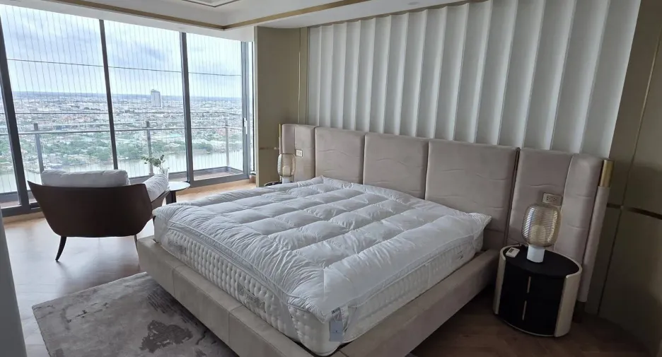 For rent 6 bedrooms condo in Yan Nawa, Bangkok