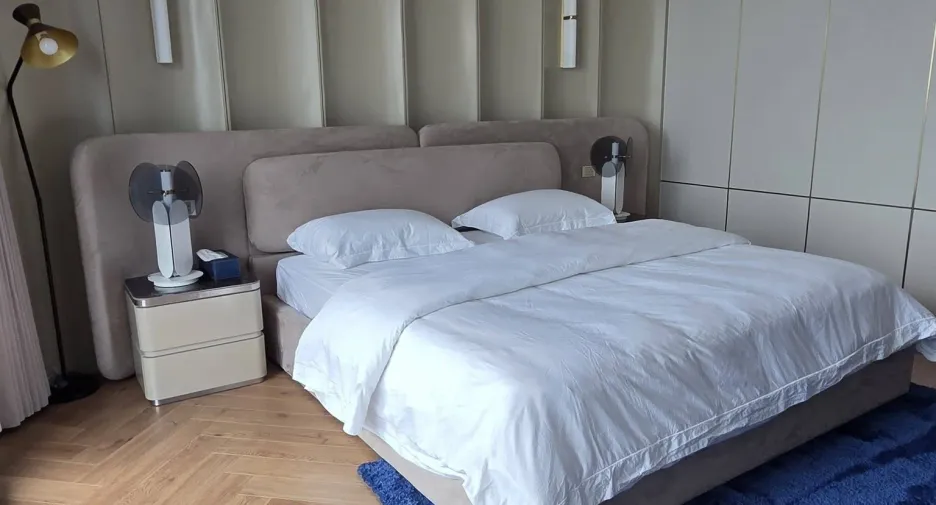 For rent 6 bedrooms condo in Yan Nawa, Bangkok