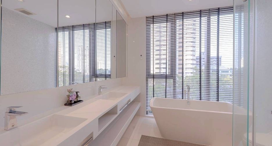 For sale and for rent 2 bedrooms condo in Khlong Toei, Bangkok