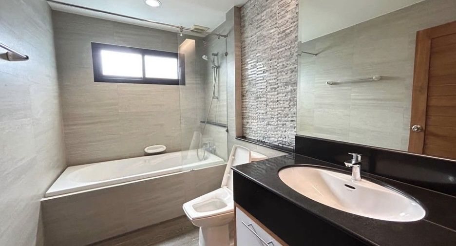 For rent 2 bedrooms villa in Huay Yai, Pattaya