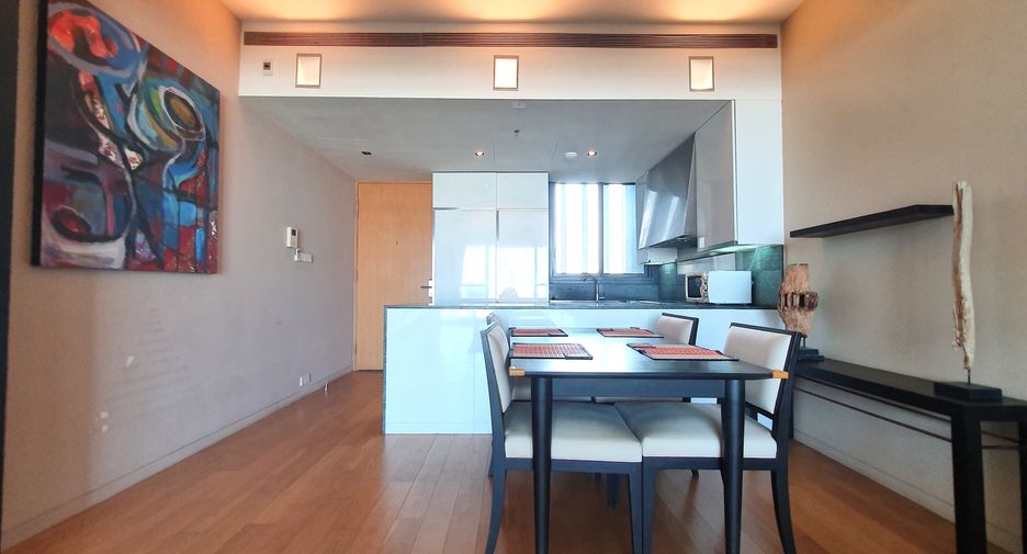 Condo en alquiler de 2 habitaciones en Sathon, Bangkok