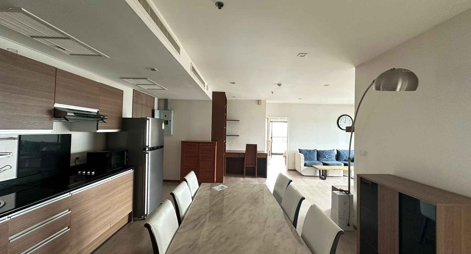 Wohnung zur Miete mit 3 Zimmer in Khlong Toei, Bangkok