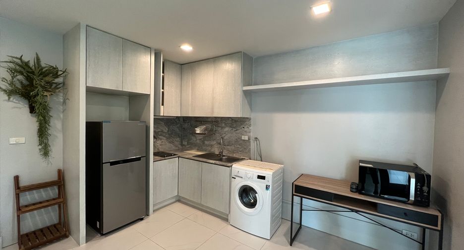 For rent 2 bedrooms condo in Phaya Thai, Bangkok