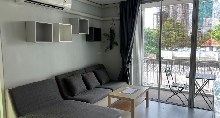 For rent 2 bedrooms condo in Phaya Thai, Bangkok