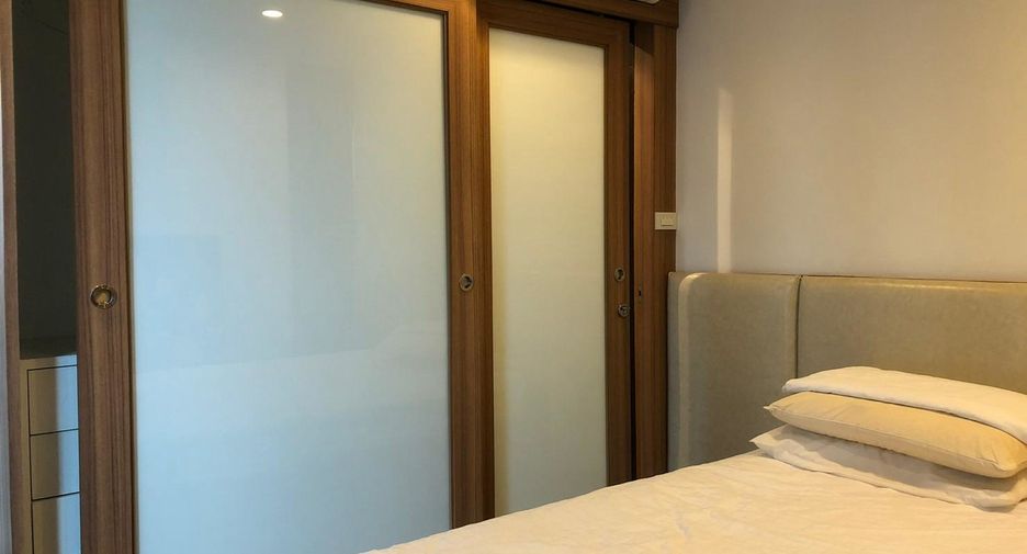 For rent 2 bedrooms condo in Pathum Wan, Bangkok