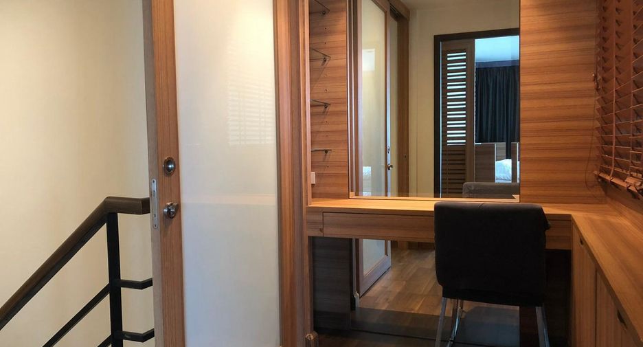 For rent 2 bedrooms condo in Pathum Wan, Bangkok