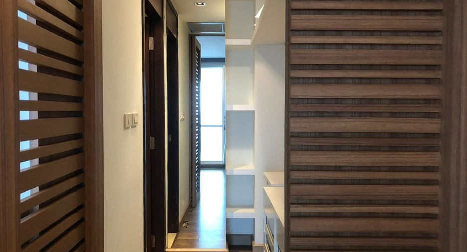 For rent 2 bedrooms condo in Pathum Wan, Bangkok