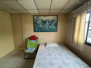 À vendre 2 chambres maison de ville à Bang Lamung, Chonburi