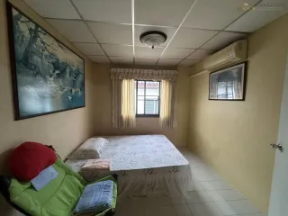 À vendre 2 chambres maison de ville à Bang Lamung, Chonburi