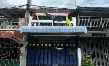 À vendre 2 chambres maison de ville à Bang Lamung, Chonburi
