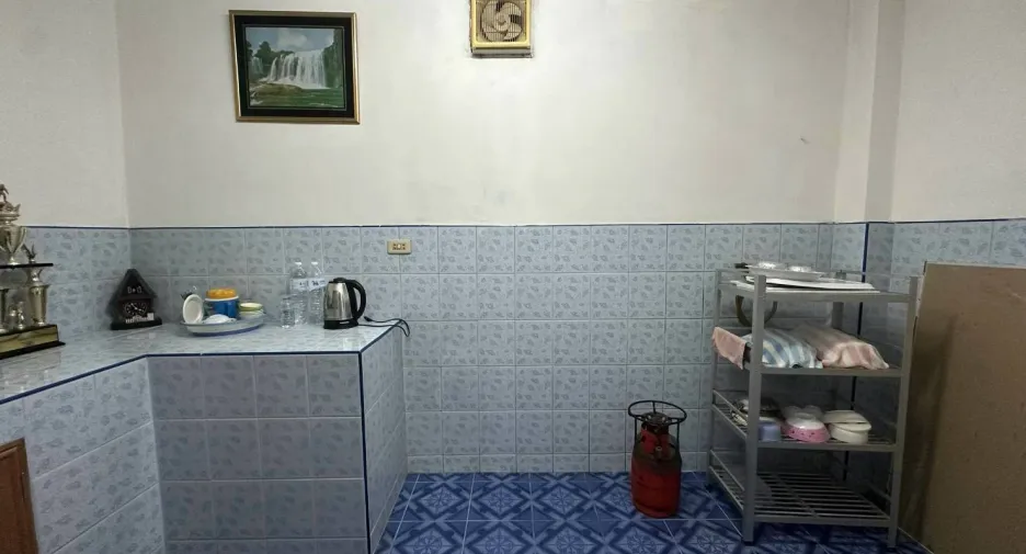 À vendre 2 chambres maison de ville à Bang Lamung, Chonburi