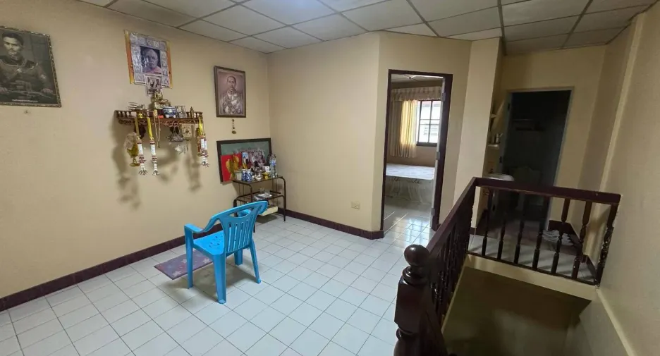 À vendre 2 chambres maison de ville à Bang Lamung, Chonburi