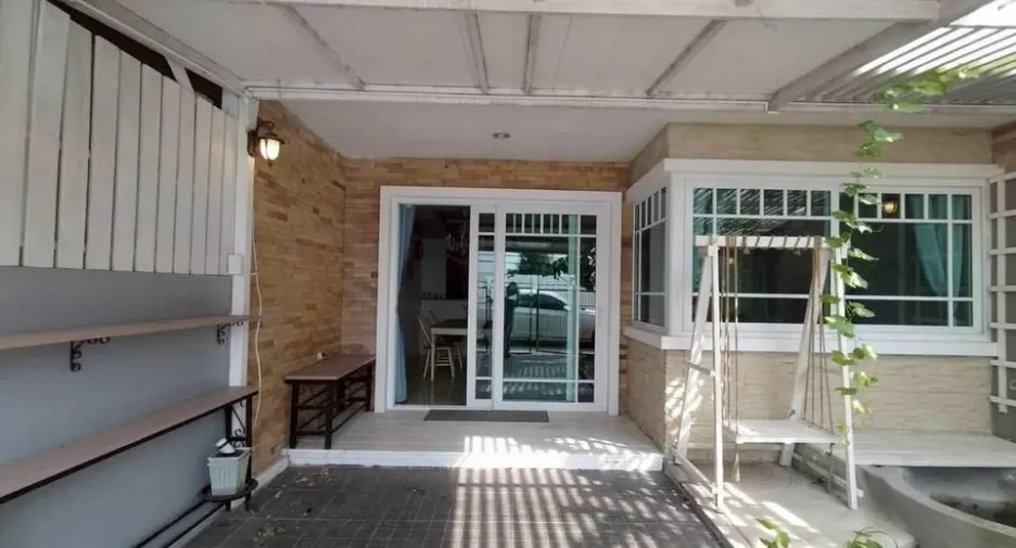 For rent 3 bedrooms townhouse in Huay Yai, Pattaya