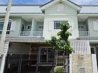 For rent 3 bedrooms townhouse in Bang Lamung, Chonburi
