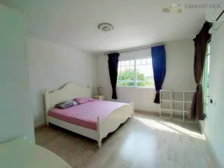 For rent 3 bedrooms townhouse in Bang Lamung, Chonburi