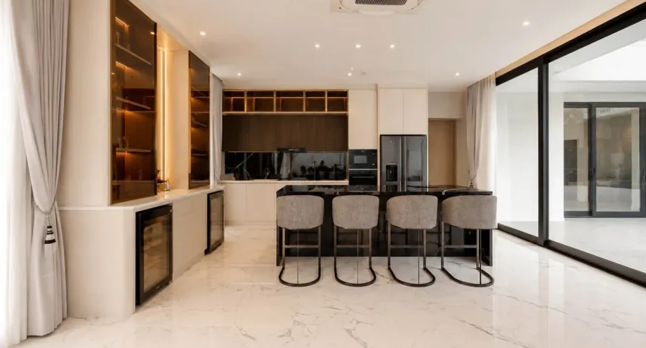 For rent 8 bedrooms villa in Jomtien, Pattaya