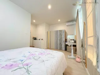 À vendre 3 chambres maison de ville à Bang Lamung, Chonburi