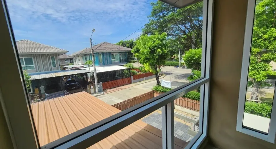 Haus zum Kauf mit 5 Zimmer in Bang Kruai, Nonthaburi