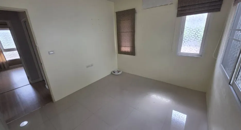 Haus zum Kauf mit 5 Zimmer in Bang Kruai, Nonthaburi