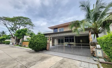 Haus zum Kauf mit 5 Zimmer in Bang Kruai, Nonthaburi