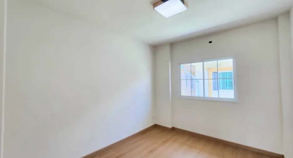 Haus zum Kauf mit 3 Zimmer in Bang Bua Thong, Nonthaburi