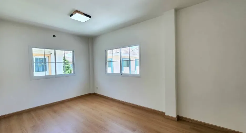 Haus zum Kauf mit 3 Zimmer in Bang Bua Thong, Nonthaburi