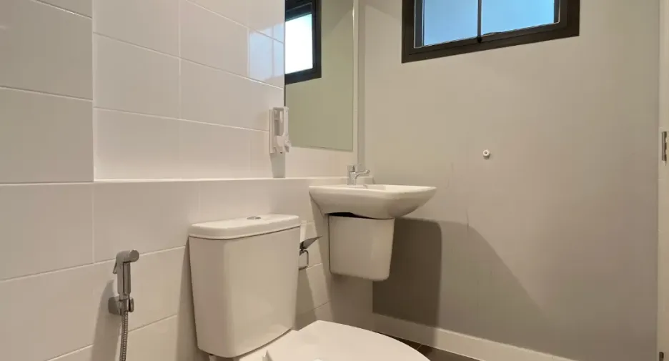 Casa adosada en alquiler de 3 habitaciones en Bang Phli, Samut Prakan