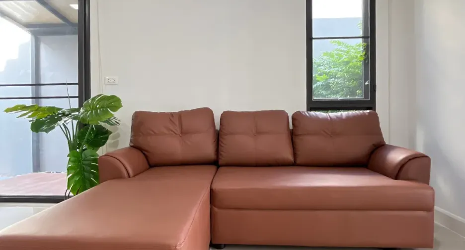 Casa adosada en alquiler de 3 habitaciones en Bang Phli, Samut Prakan