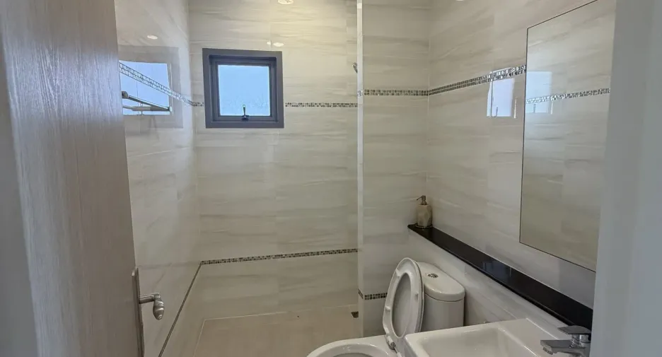 For rent 5 bedrooms house in Lat Krabang, Bangkok