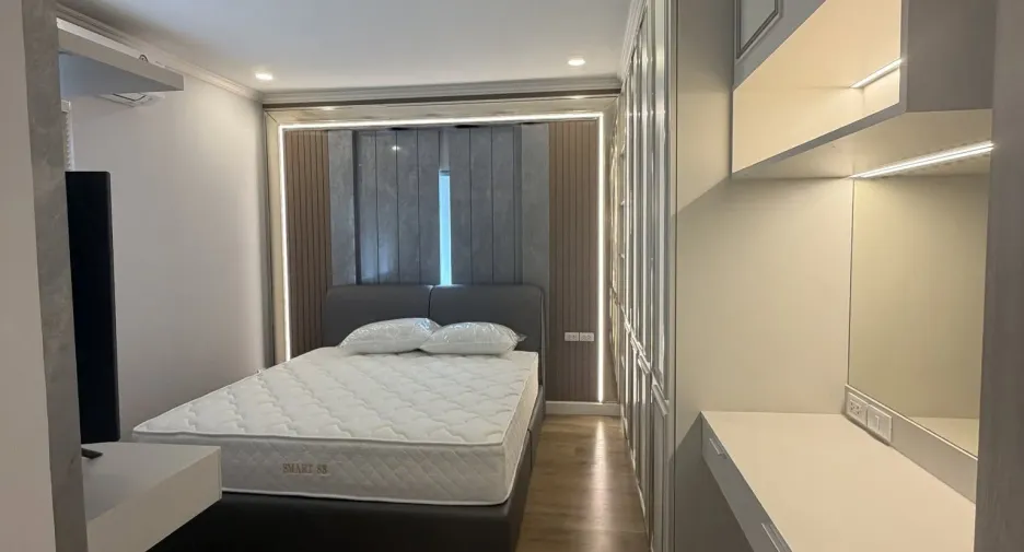 For rent 5 bedrooms house in Lat Krabang, Bangkok