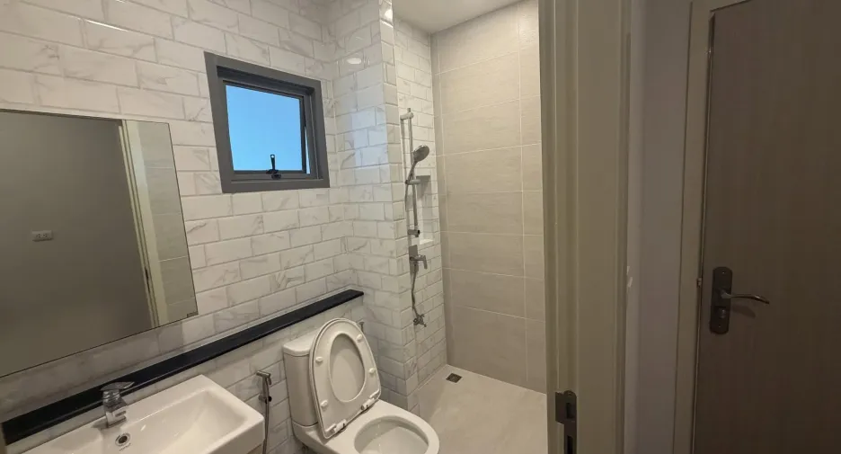 For rent 5 bedrooms house in Lat Krabang, Bangkok