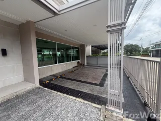 For rent 5 bedrooms house in Lat Krabang, Bangkok
