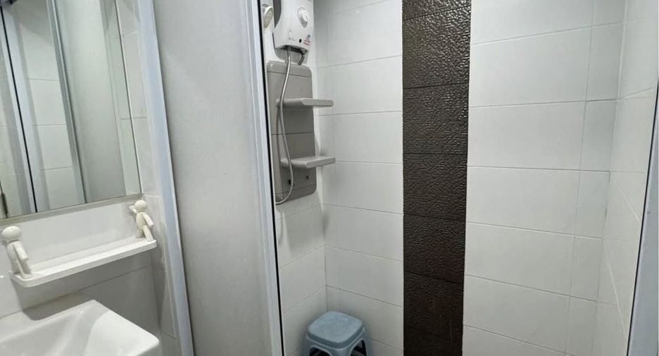 For sale 2 ベッドルーム condo in Khlong Toei, Bangkok