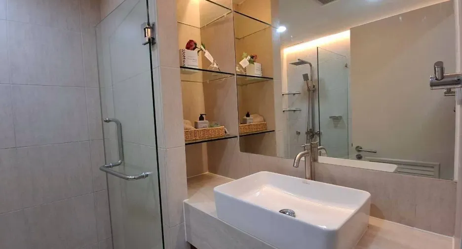 For sale 1 bed condo in Watthana, Bangkok