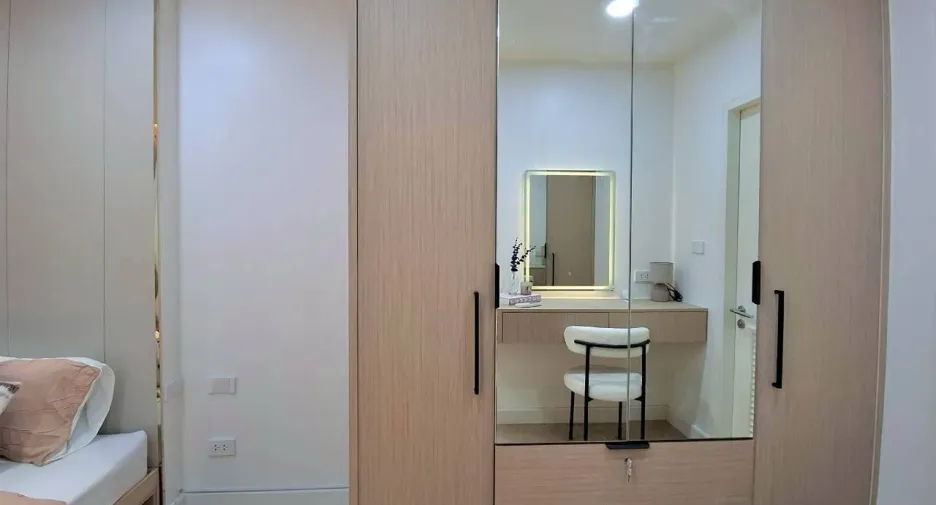 For sale 1 bed condo in Watthana, Bangkok