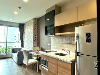 À louer 1 chambre condo à Phra Khanong, Bangkok