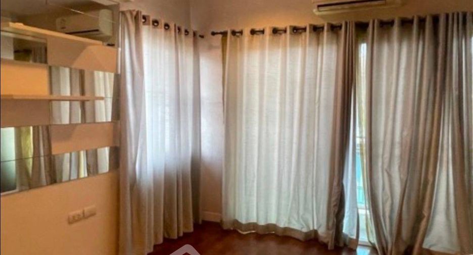 For rent and for sale 5 bedrooms house in Khan Na Yao, Bangkok