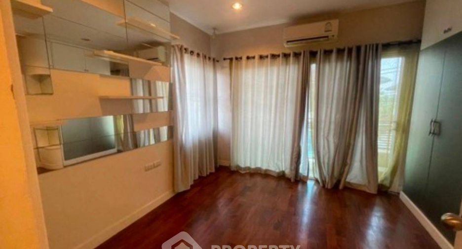 For rent and for sale 5 bedrooms house in Khan Na Yao, Bangkok