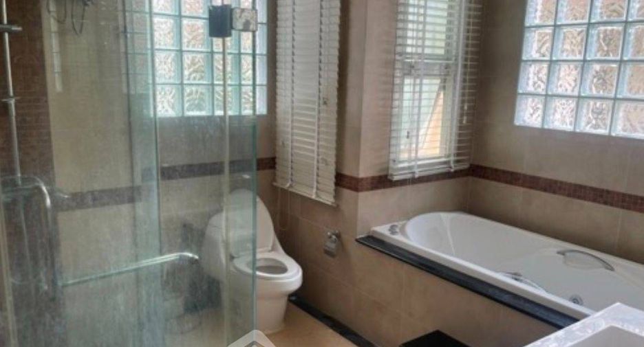 For rent and for sale 5 bedrooms house in Khan Na Yao, Bangkok