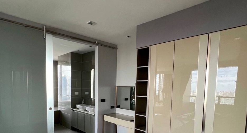 For rent and for sale 3 bedrooms condo in Bang Rak, Bangkok
