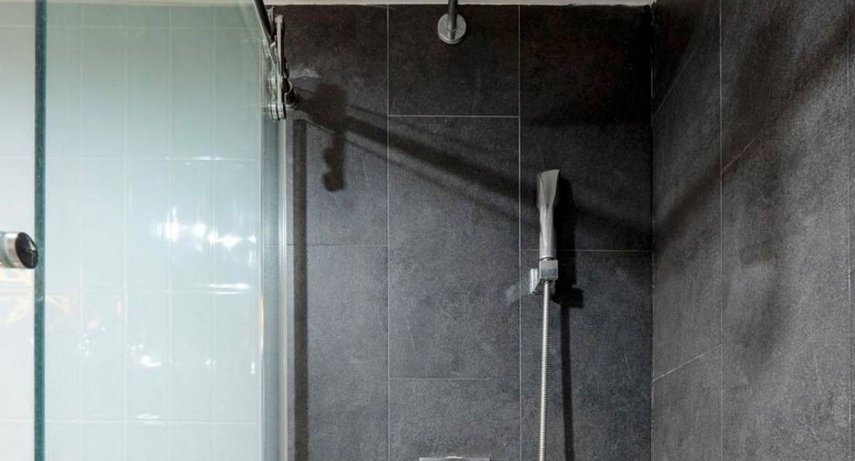 For sale 3 bedrooms condo in Khlong Toei, Bangkok
